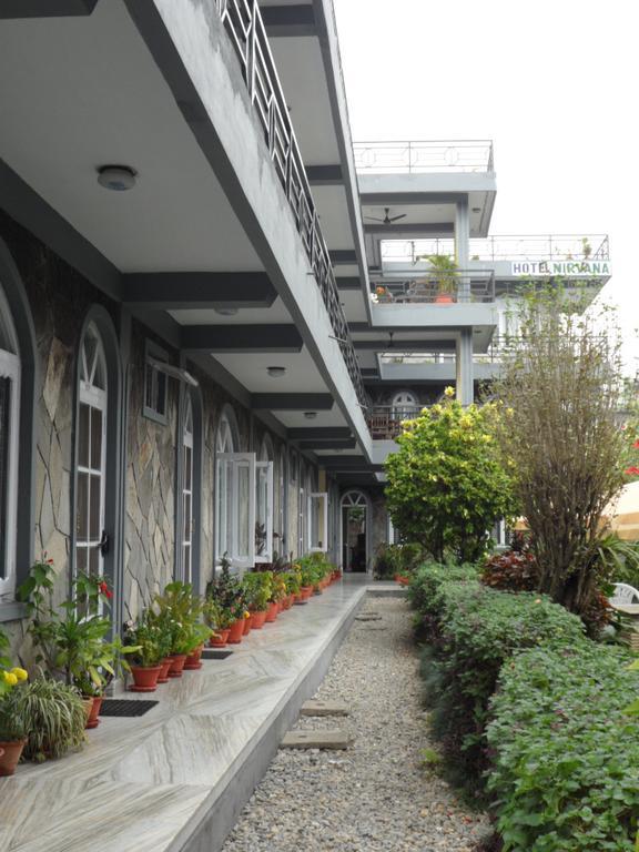Hotel Nirvana Pokhara Esterno foto