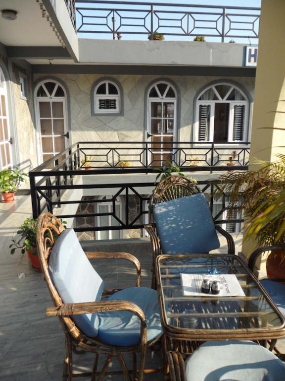 Hotel Nirvana Pokhara Esterno foto