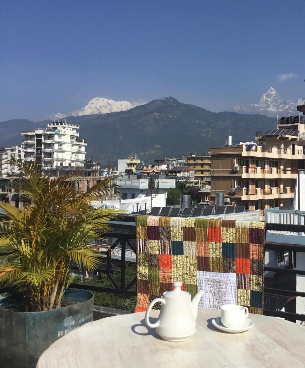Hotel Nirvana Pokhara Esterno foto